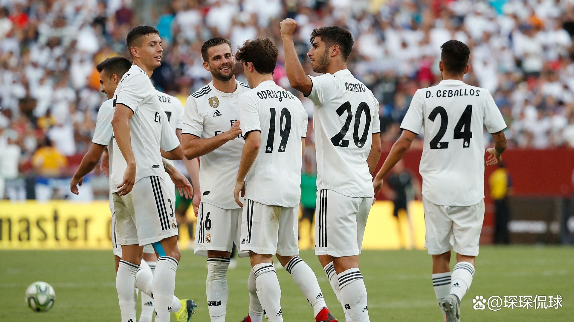 包含赛地聚焦：西甲训练课后热度飙升；桑托斯火线驰援；目标明确；年轻球员获得机会的词条