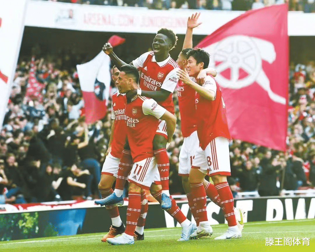 包含清晨突围战来临，巴黎圣日耳曼围绕社区盾临场应变，气氛紧张，更衣室氛围转暖的词条