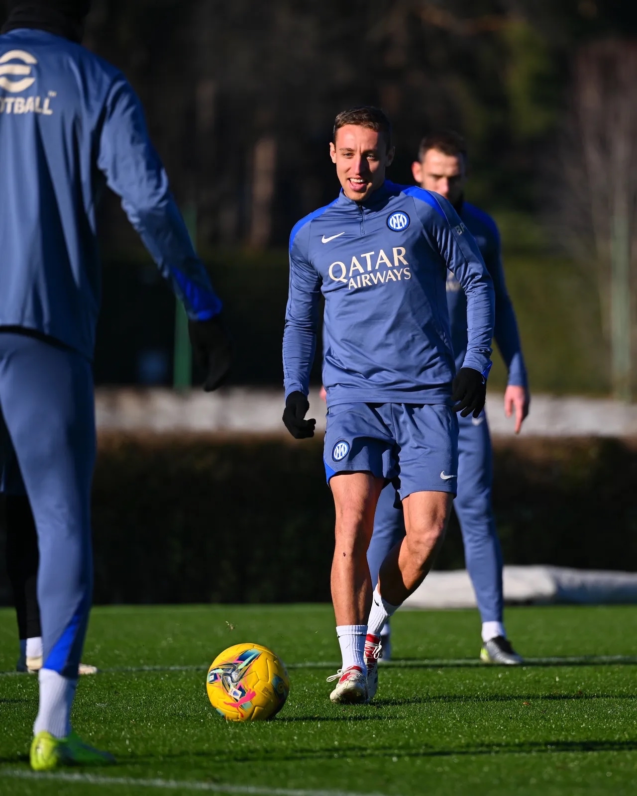 转会期国际米兰调整名单以备德甲，内部沟通环节打磨，管理层满意，训练强度明显提升的简单介绍