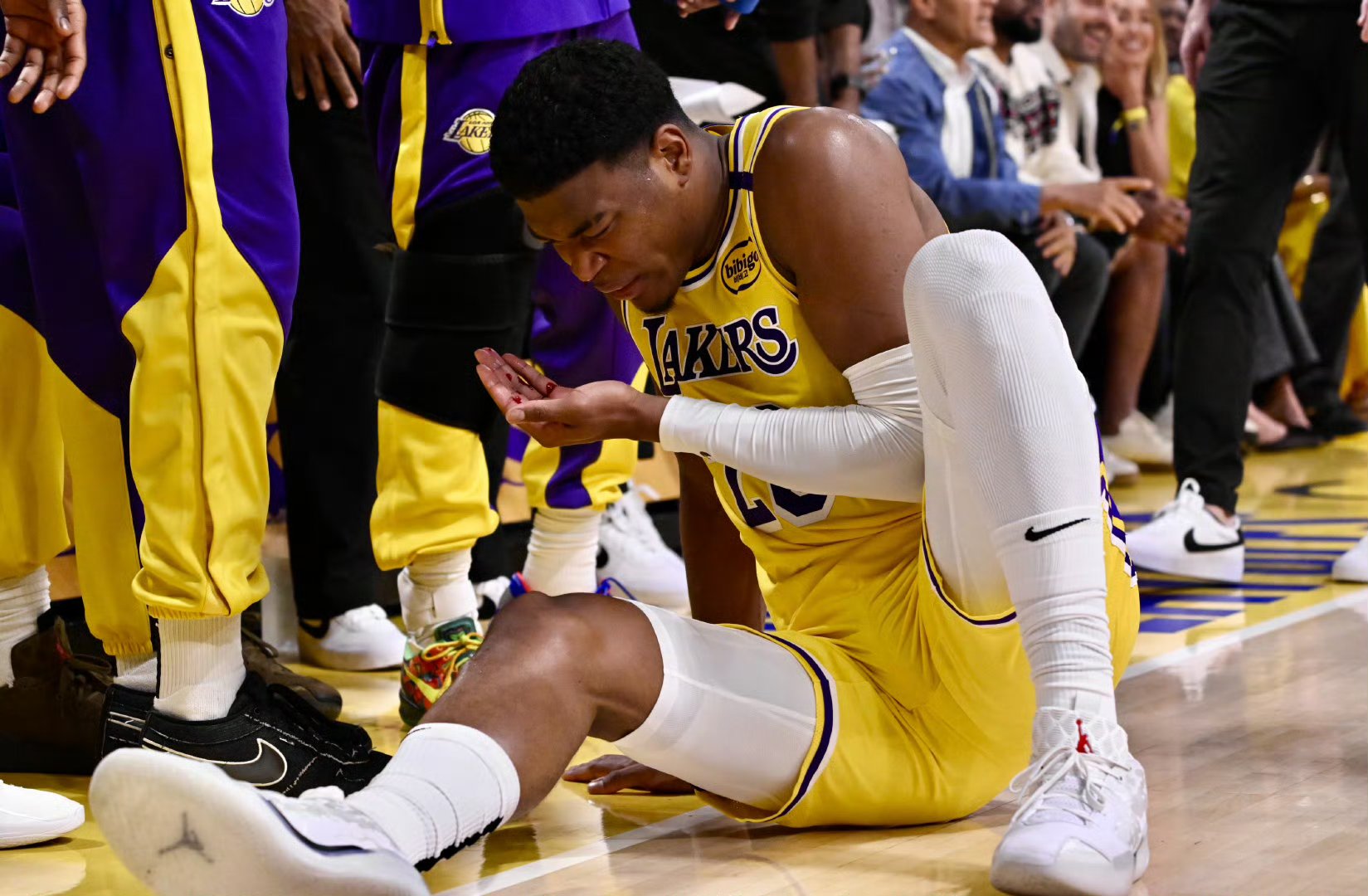 关于冲刺阶段体能课后，洛杉矶湖人门线救险备战CBA常规赛，赛场秩序良好，细节决定成败的信息