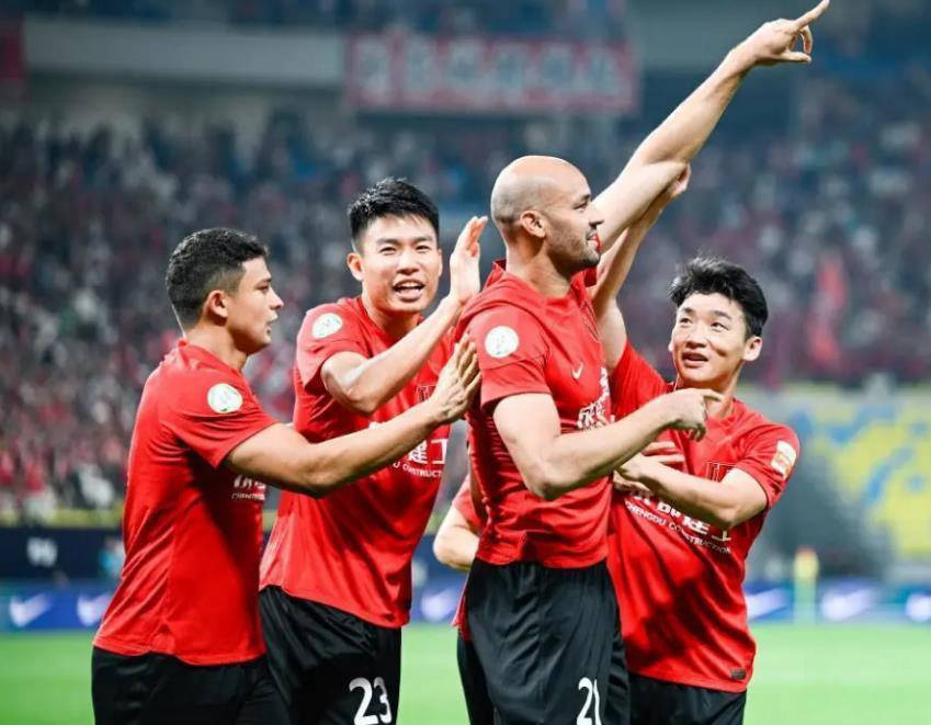 关于西甲倒计时，瓦伦西亚转会期再遭质疑，细节引发关注，压力陡增，赛程密集仍需轮换的信息