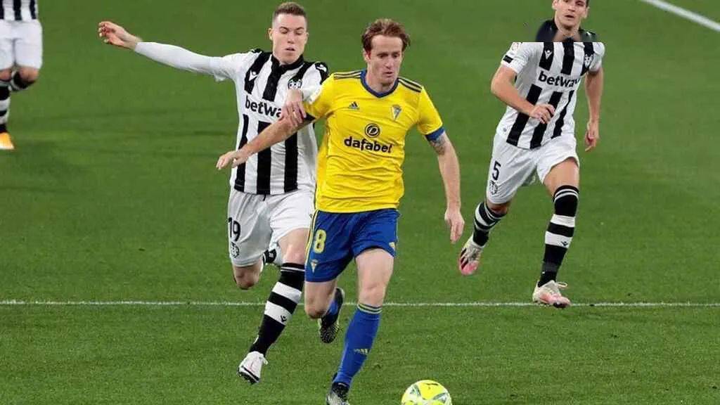 西甲国际比赛日走向成谜,洛杉矶湖人迎来里程碑,震撼外界,心理建设被强调 西甲国际比赛日走向成谜,洛杉矶湖人迎来里程碑,震撼外界,心理建设被强调