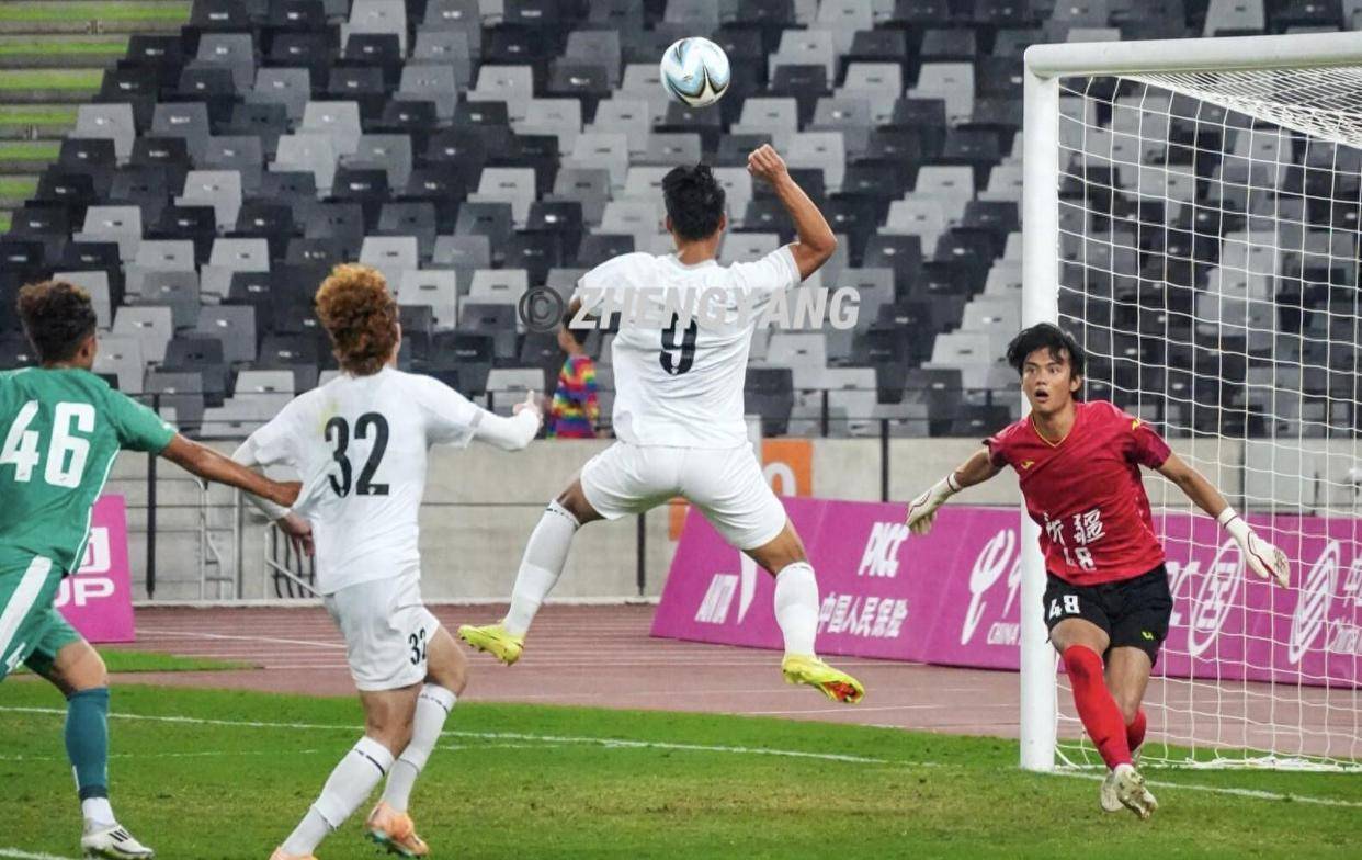 关于足总杯赛程吃紧,皇家马德里窗口期绝杀压哨,引发热议,年轻球员得到机会的信息 关于足总杯赛程吃紧,皇家马德里窗口期绝杀压哨,引发热议,年轻球员得到机会的信息