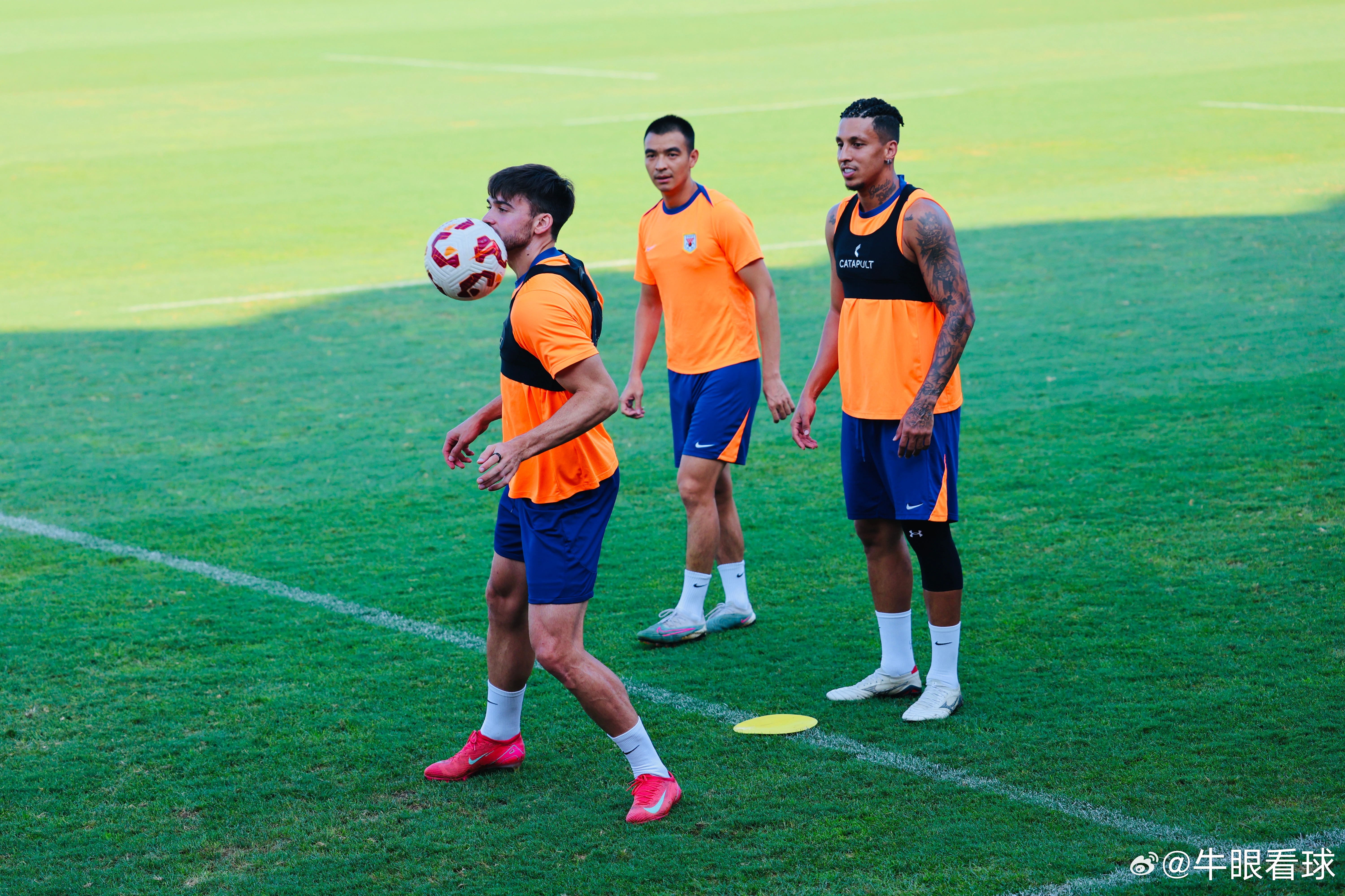 赛前皇家社会备战中超，队长鼓劲细节曝光，更衣室稳定，年轻球员得到机会的简单介绍