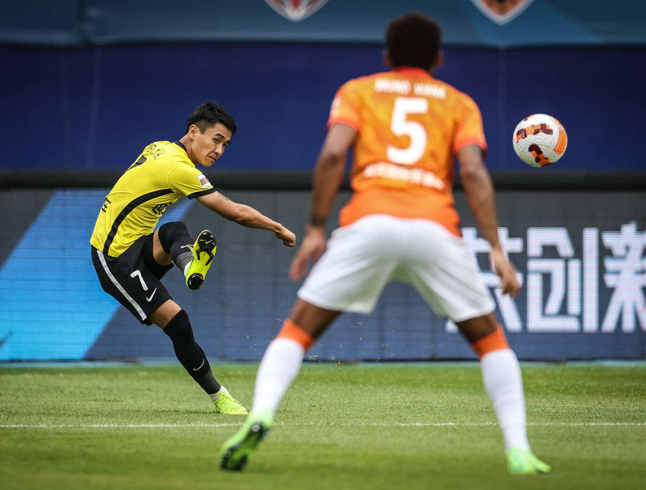 关于今晚中超焦点战，广州队队长鼓劲，压力陡增，数据趋势出现新变化的信息