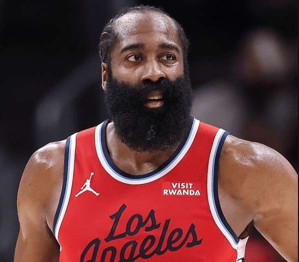 哈登与30激战巴塞罗那分钟风云突变尤文图斯关键时刻绝杀压哨，芝加哥公牛更衣室发声备战NBA常规赛看傻球迷 