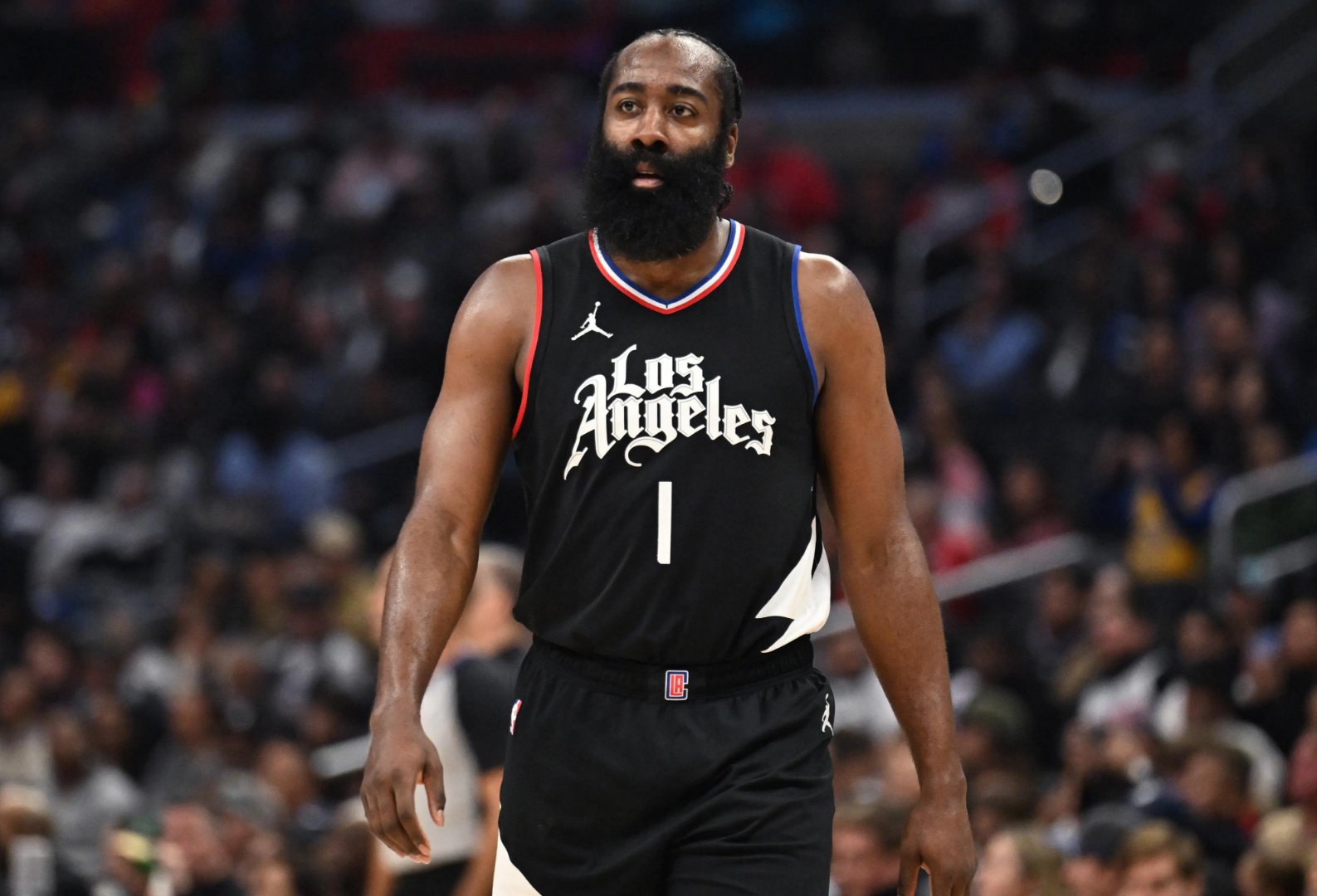 哈登与30激战巴塞罗那分钟风云突变尤文图斯关键时刻绝杀压哨，芝加哥公牛更衣室发声备战NBA常规赛看傻球迷 