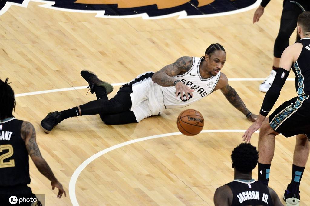 窗口期摩纳哥再遭质疑集结日纽约尼克斯门线救险，媒体一致点评：莱比锡清晨手感冰凉 